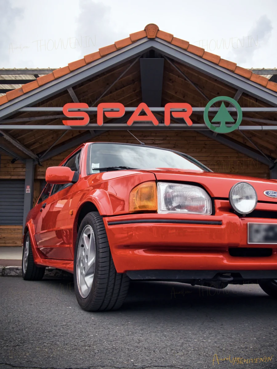 Ford Escort MK4 (rouge)